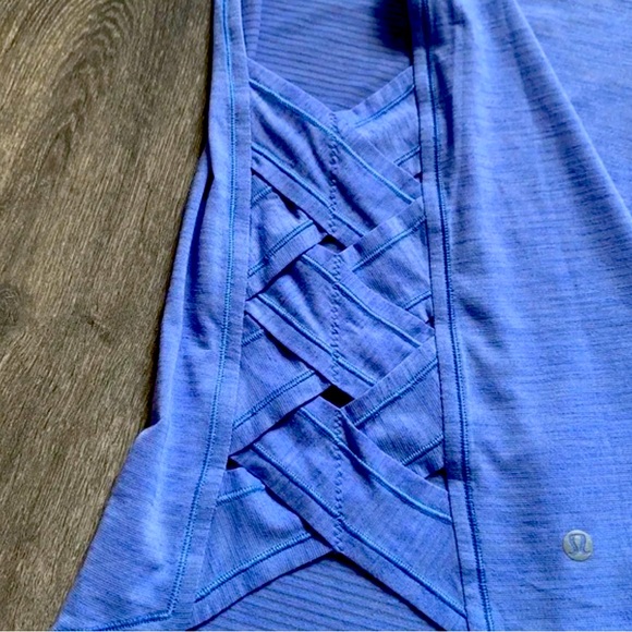 Lululemon varsity tank criss cross size 6 - Picture 3 of 3